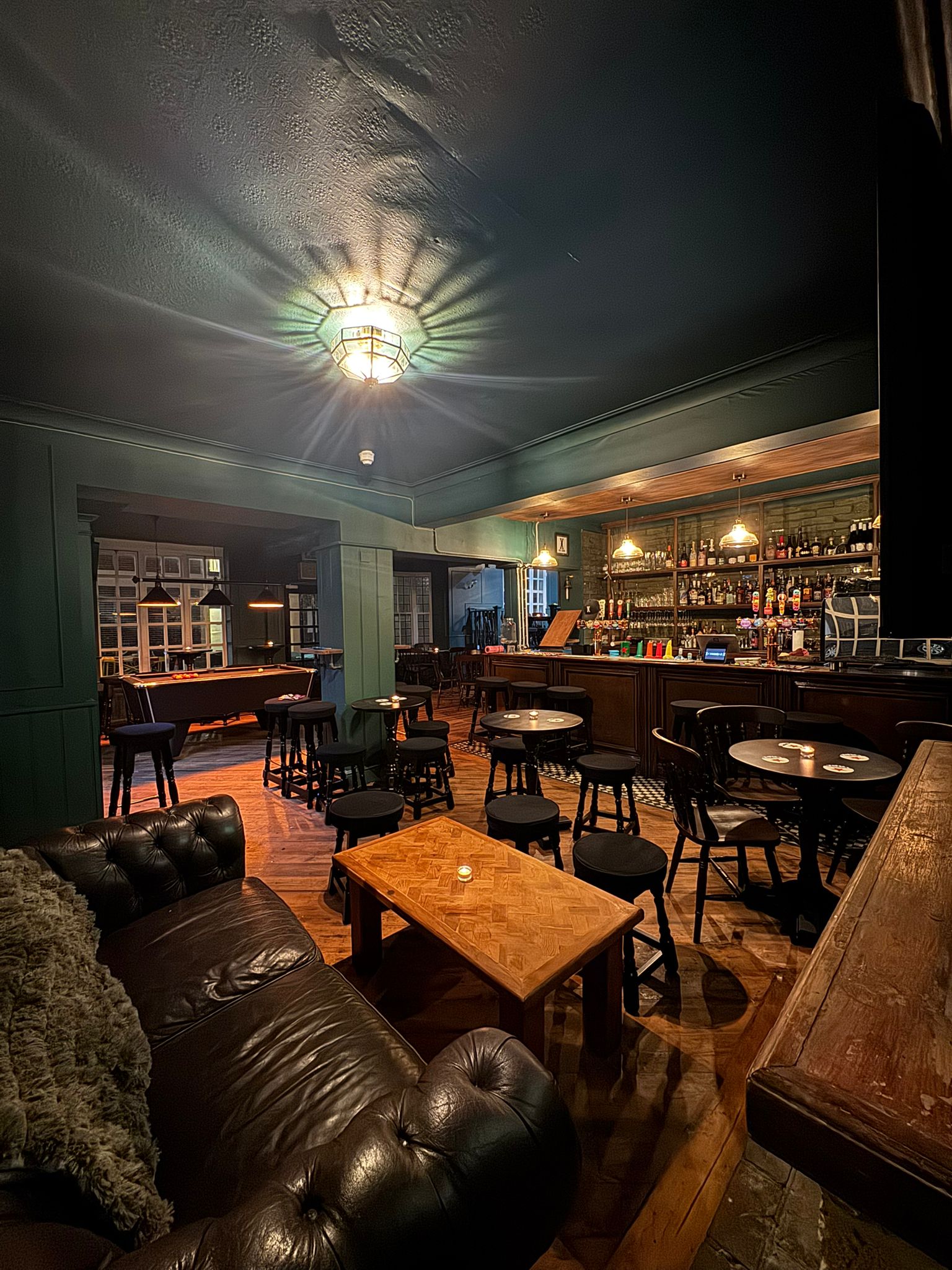 Crossbar
women’s sports bar