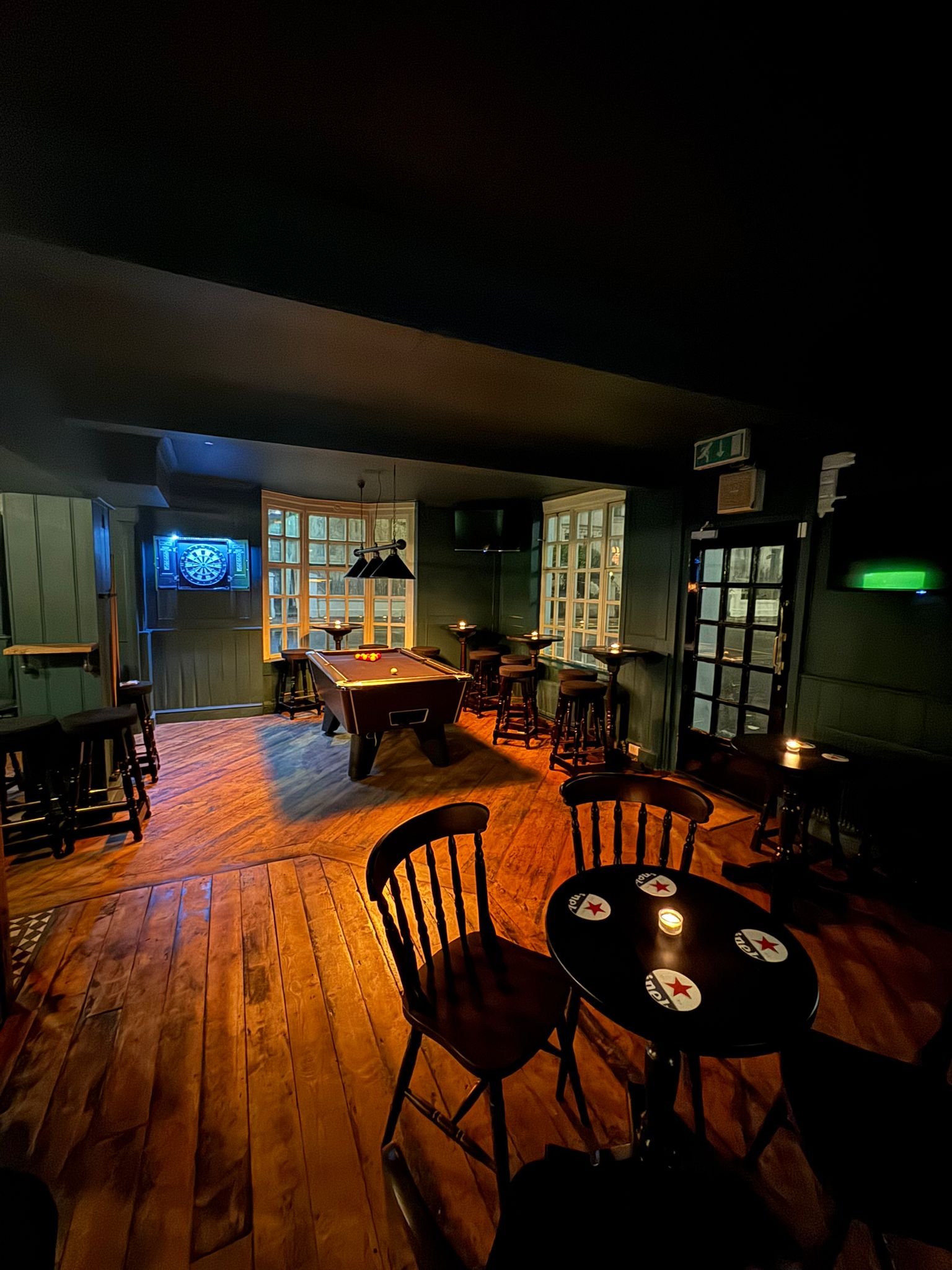 Crossbar
women’s sports bar