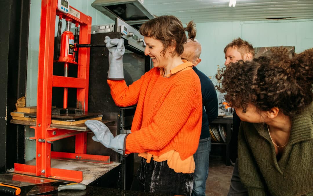 Host: Weez & Merl – Promotion!