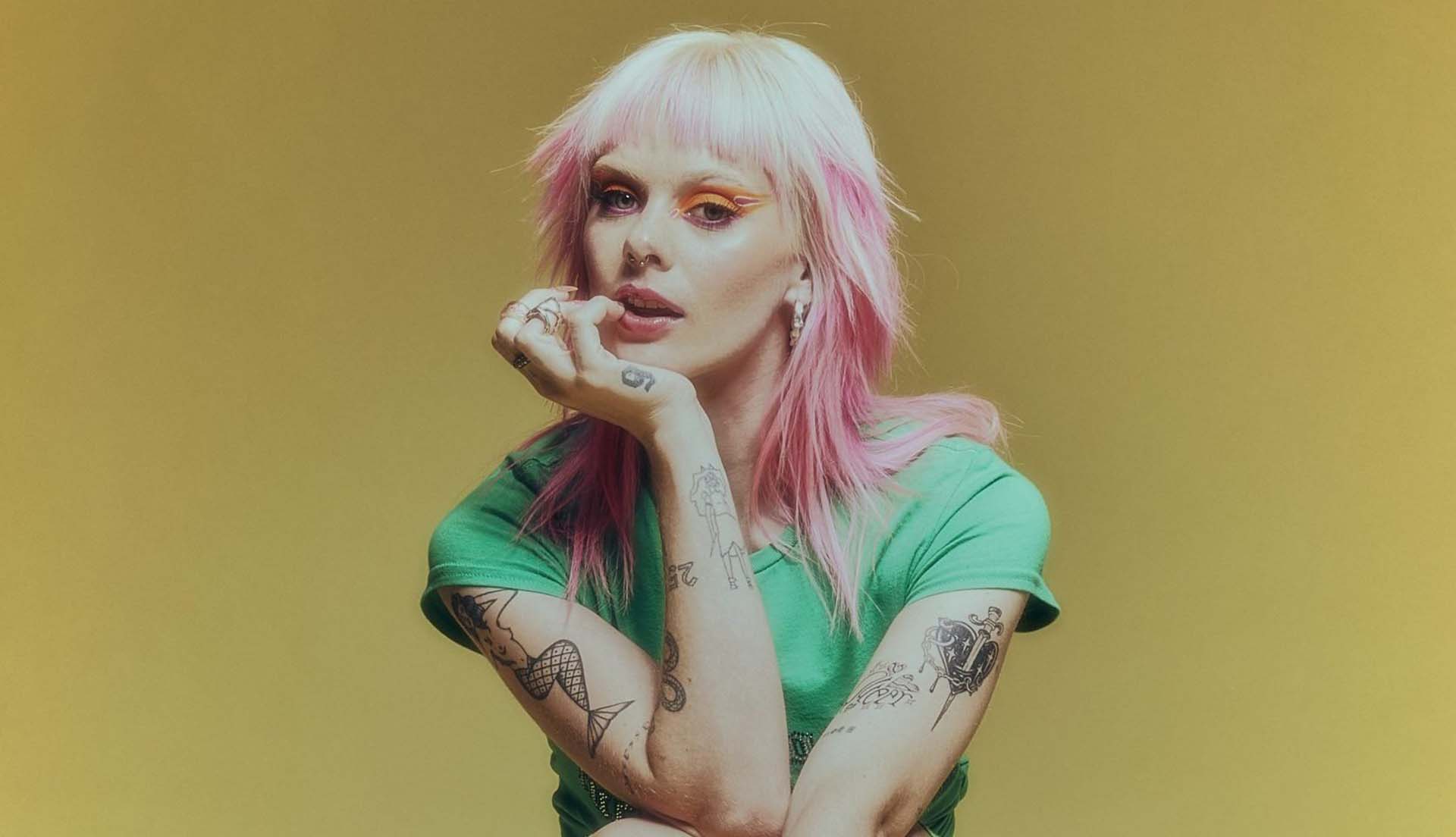 girli: Live + Signing